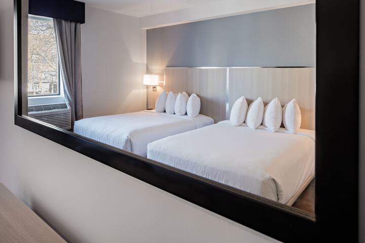 Room 18 of 28