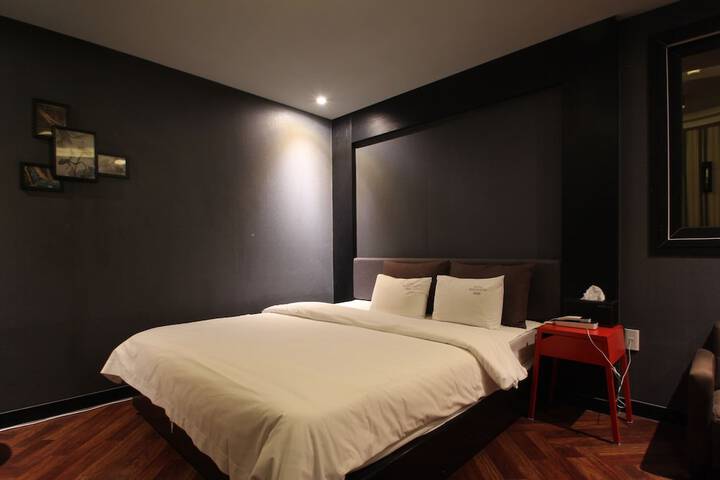 Room 44 of 84