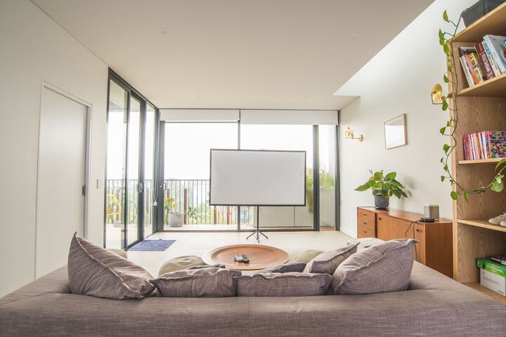 Room 14 of 25