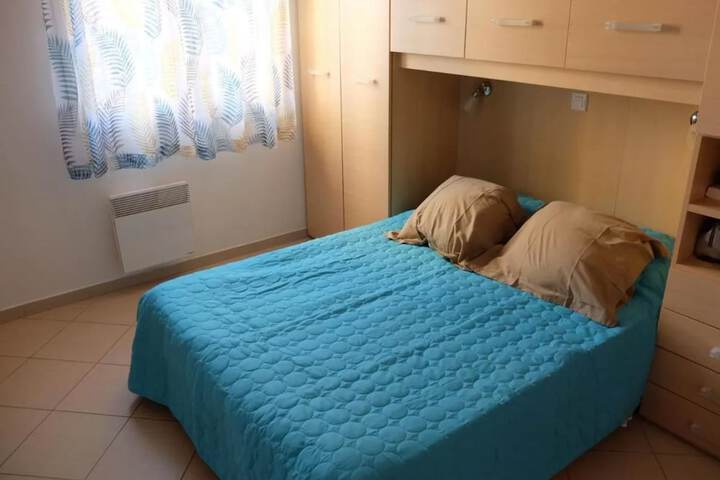 Room 6 of 20