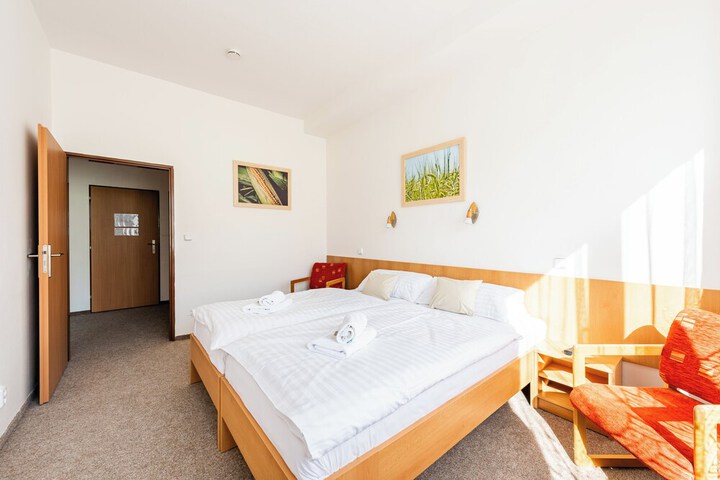 Room 20 of 100
