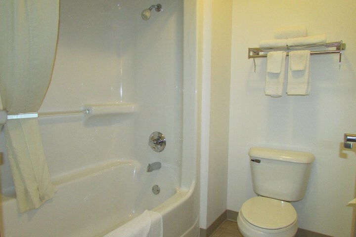 Room 15 of 32