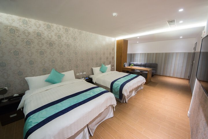 Room 12 of 35