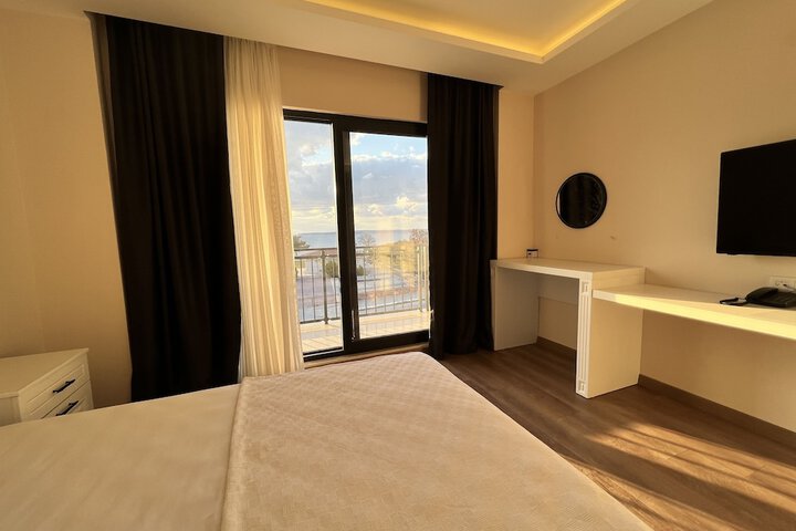 Room 10 of 26
