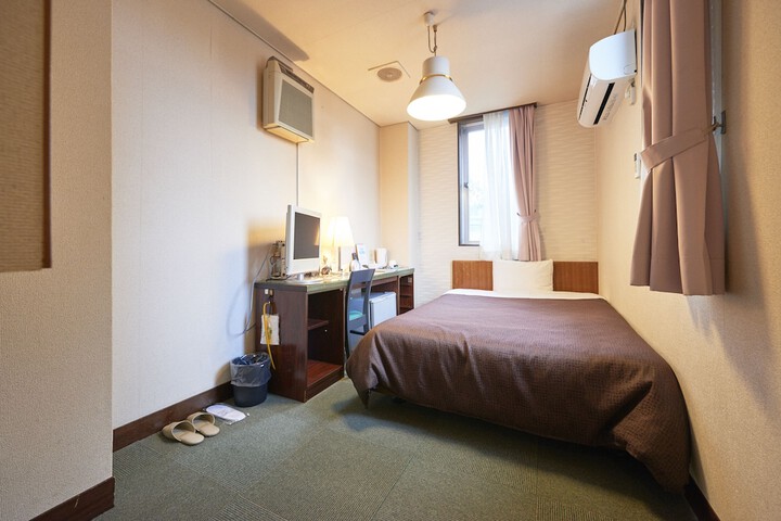 Room 16 of 30