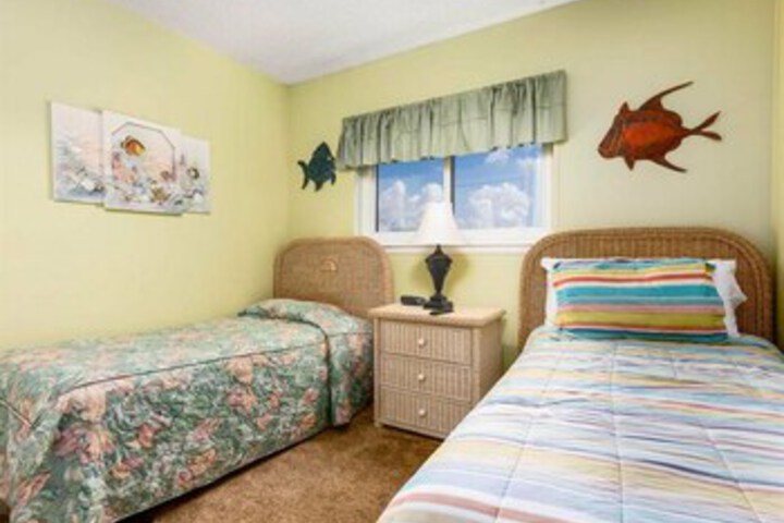 Room 143 of 152
