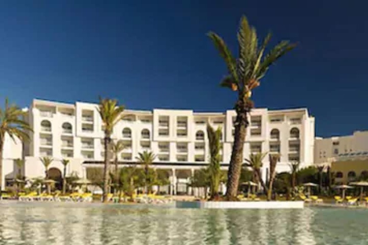 Hotel with Pool