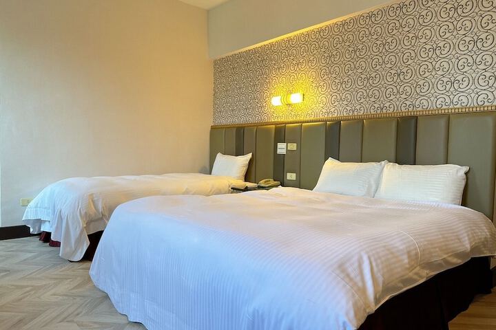 Room 9 of 21