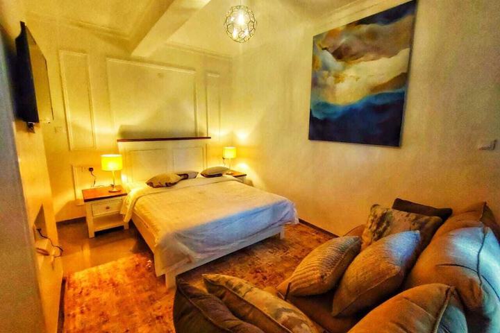Room 10 of 36