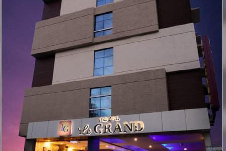 OYO Rooms Cross Cut Road Gokhale Street