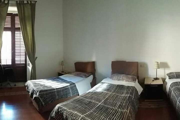 Room 12 of 27