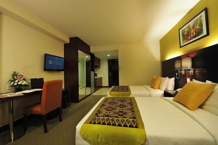 Room 4 of 68