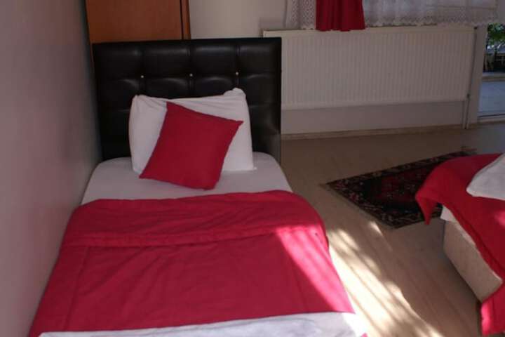 Room 9 of 38