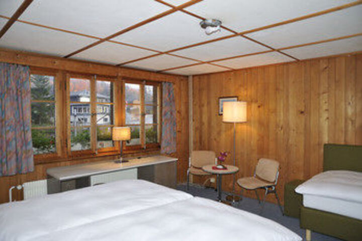 Room 10 of 50
