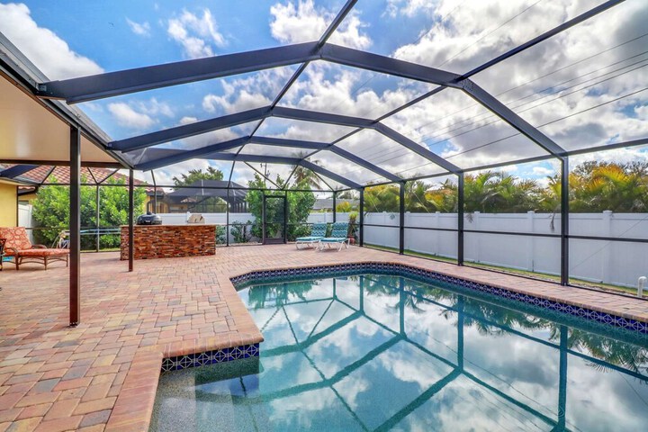 Pool 20 of 25