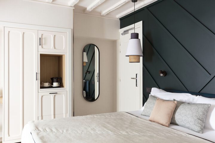 Room 26 of 46