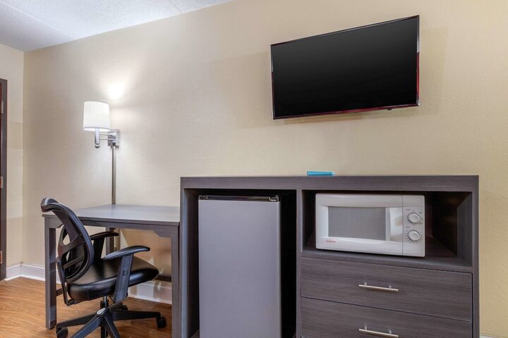 2 Double Beds (4 of 10)