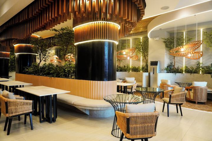 Hotel Interior 4 of 85