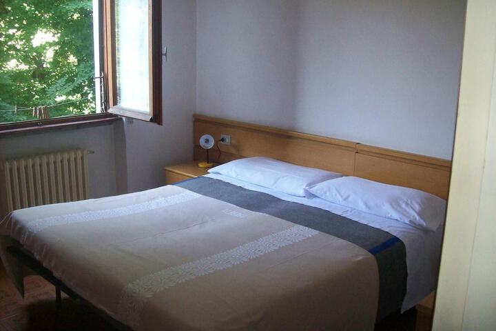 Room 12 of 48