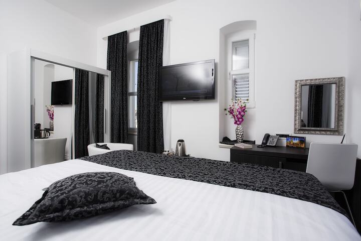 Room 20 of 131
