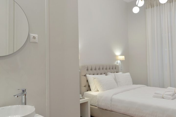Room 11 of 30