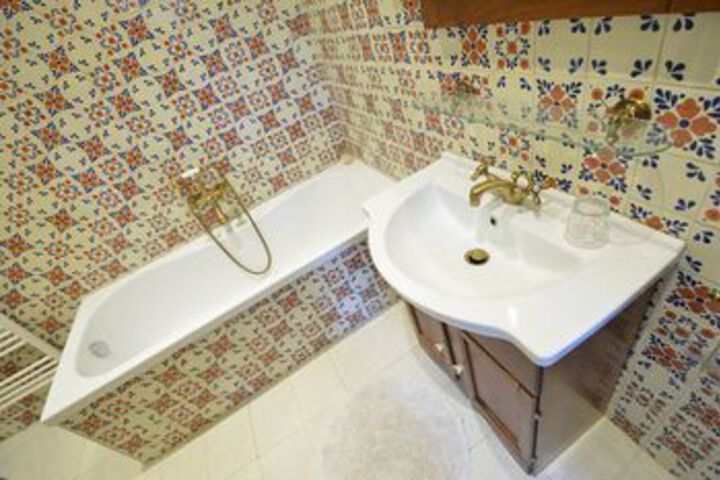 Room 8 of 25