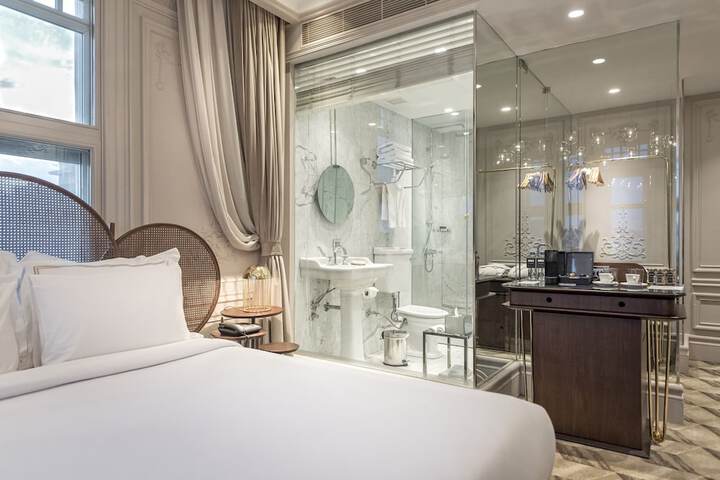 Room 2 of 91