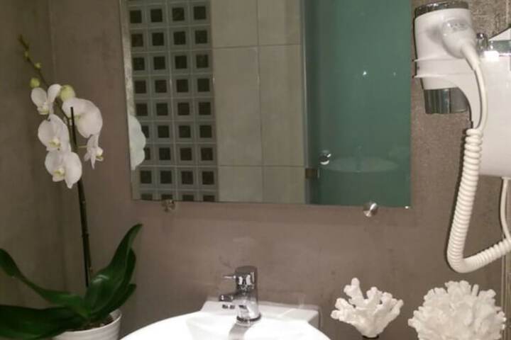 Room 15 of 29