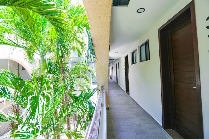 Ballroom/Hall 91 of 95