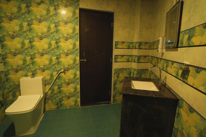 Room 19 of 27