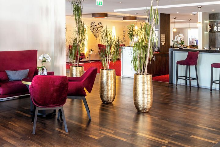 Entrance & Lobby