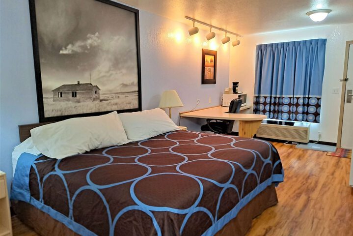Room 18 of 32