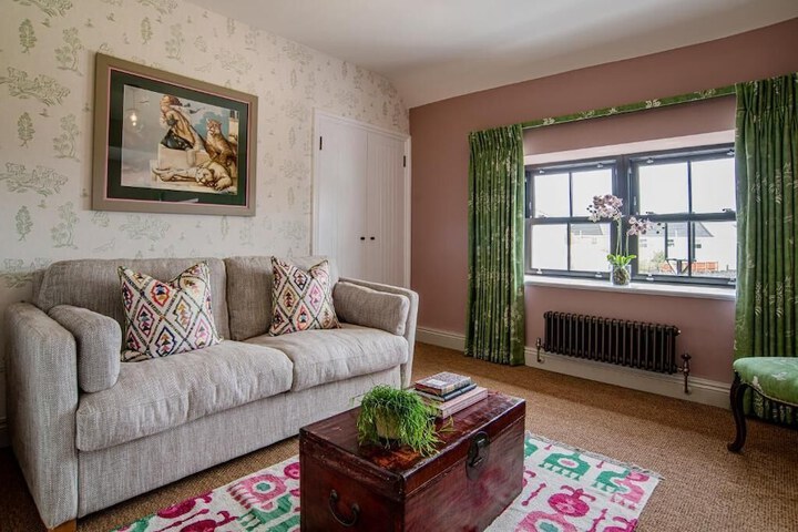 Room 2 of 19