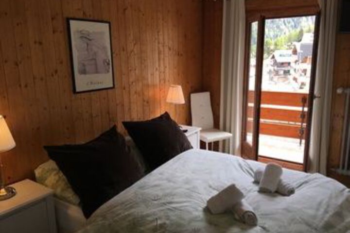 Room 21 of 48
