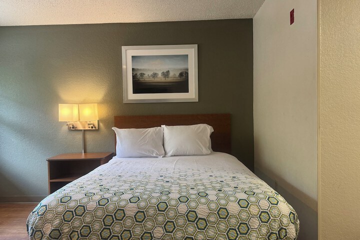 Room 2 of 9