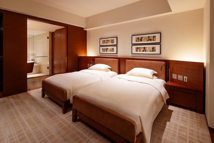 Room 51 of 216