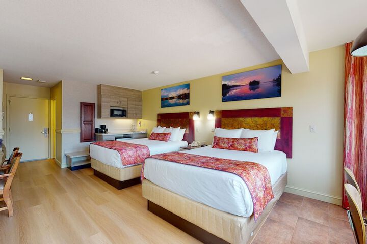 Premier 2 Queen Beds Accessible (20 of 40)