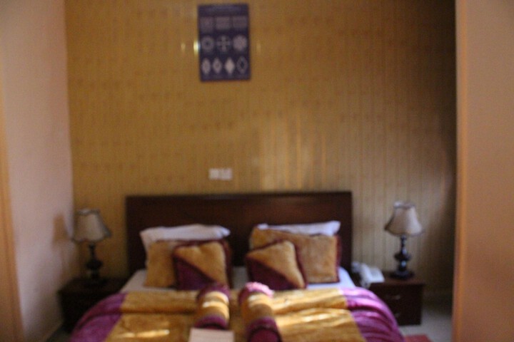 Room 11 of 33