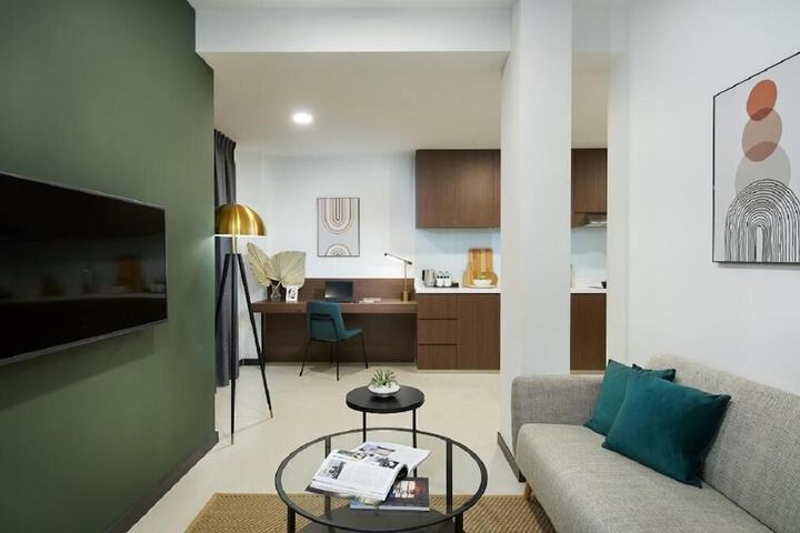 Room 3 of 43