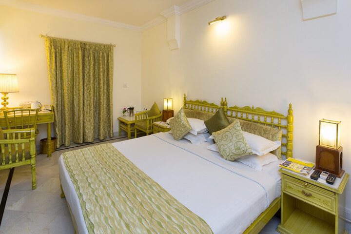Room 4 of 66