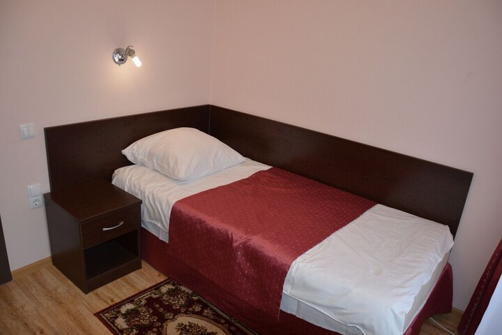 Room 3 of 63