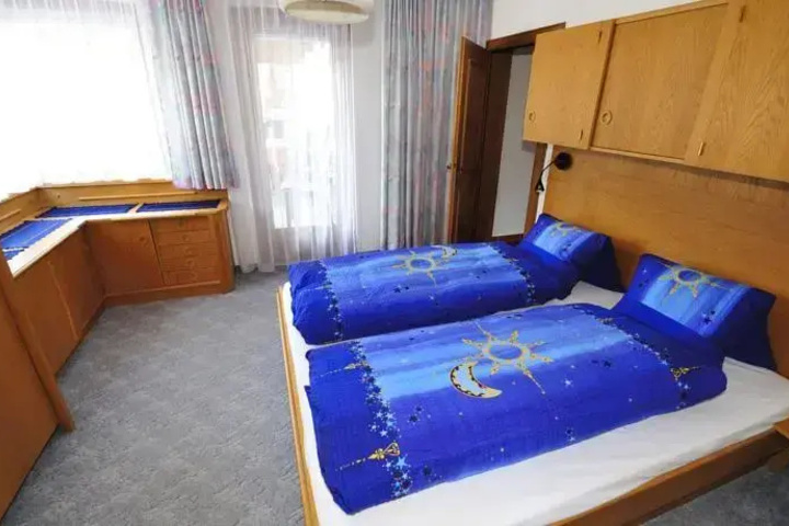 Room 3 of 16