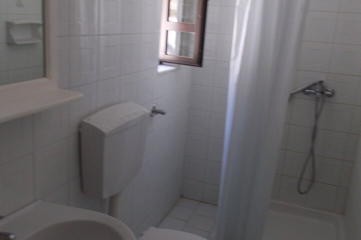 Room 11 of 15