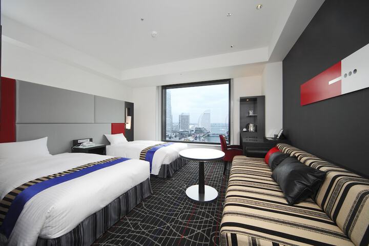 Room 4 of 62
