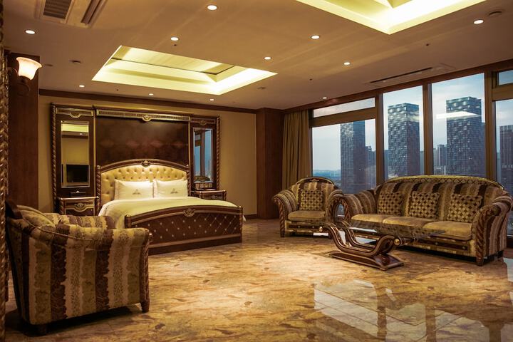 Room 16 of 69
