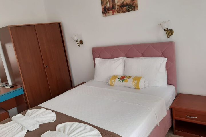 Room 7 of 24
