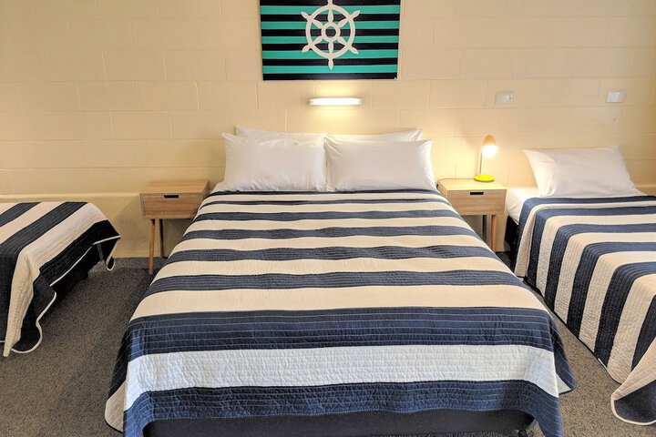 Room 8 of 25