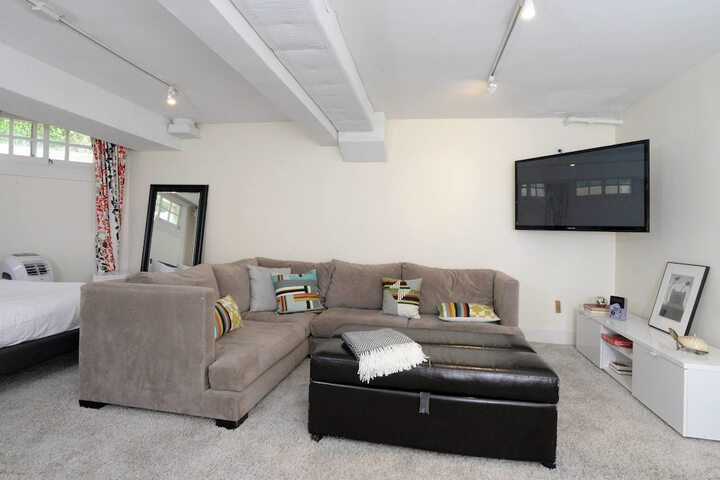 Room 11 of 26