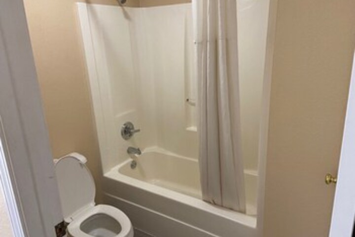 Room 2 of 7