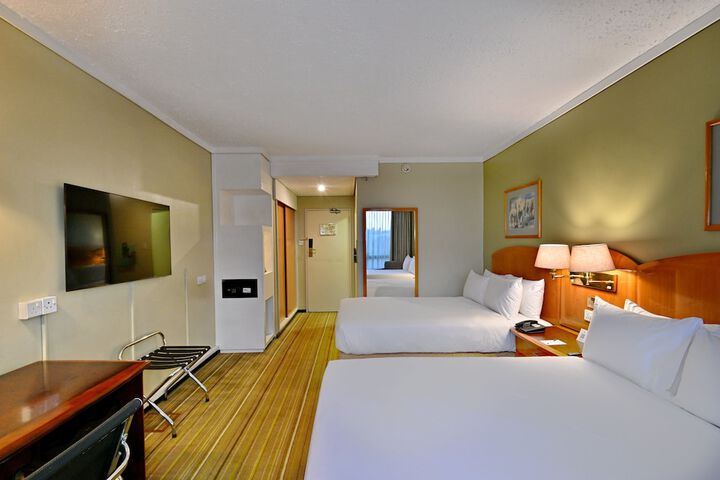 Room 44 of 128